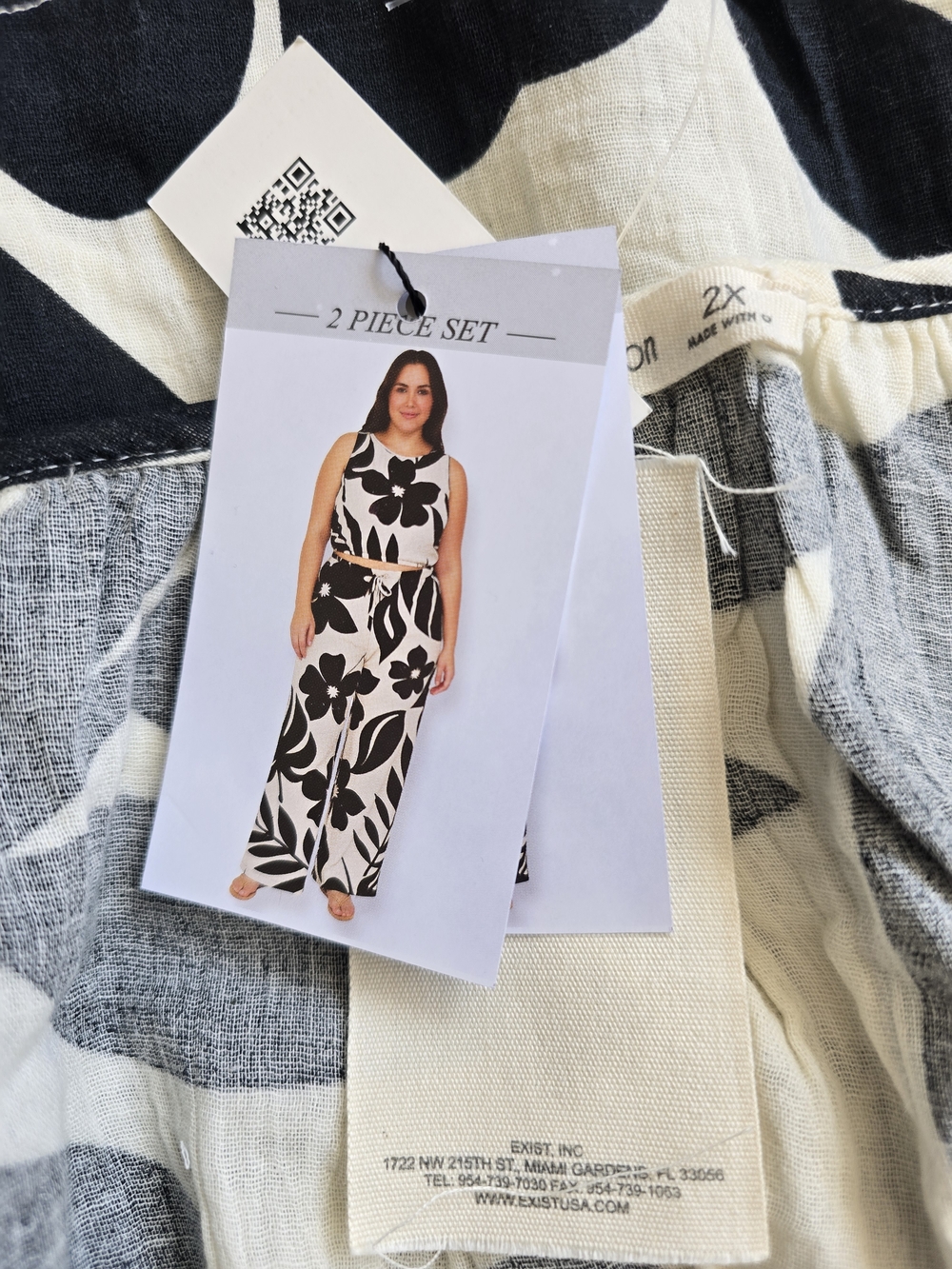 2-Piece Floral Set in Black & Cream